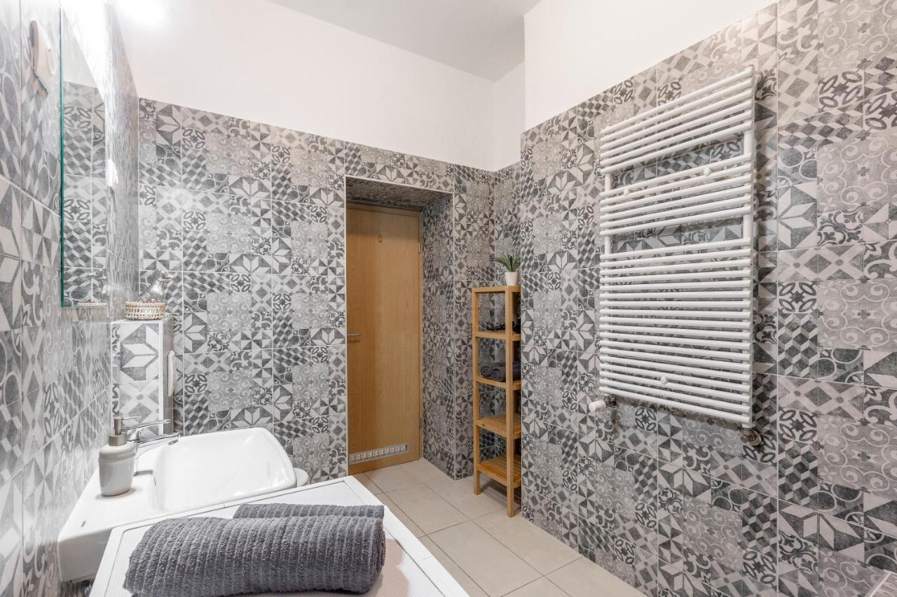 Cozy Home By Bella In The Heart Of Budapest Exterior foto