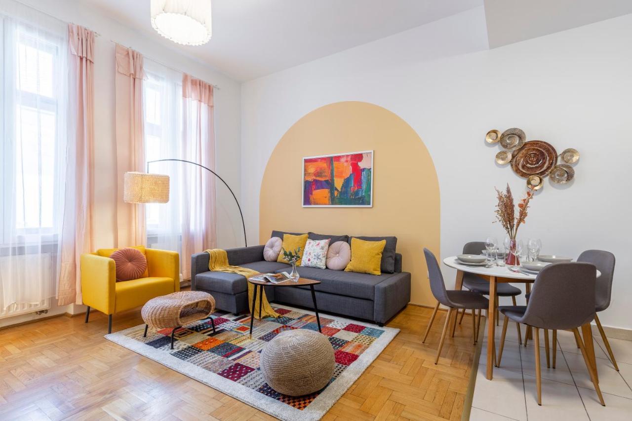 Cozy Home By Bella In The Heart Of Budapest Exterior foto