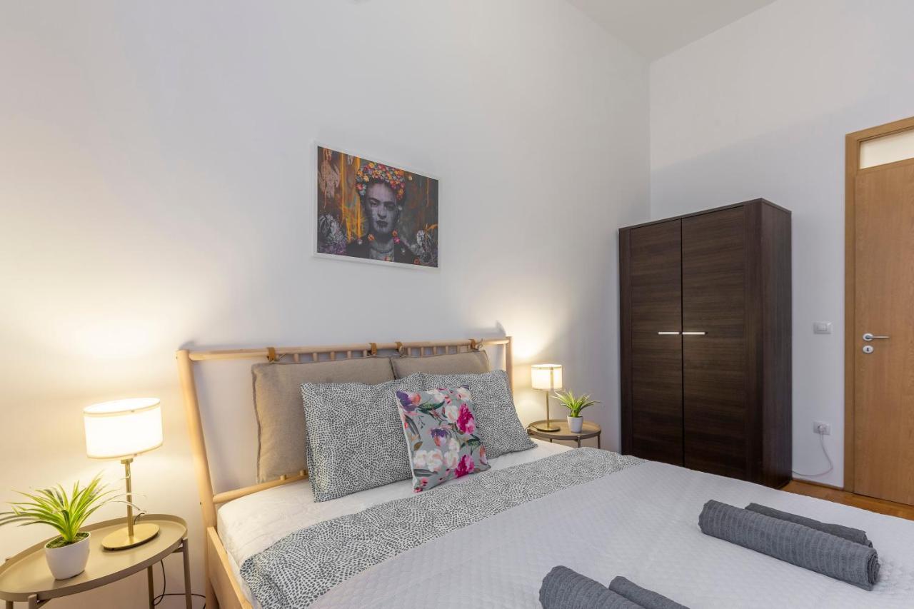 Cozy Home By Bella In The Heart Of Budapest Exterior foto